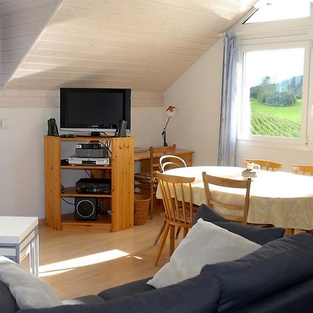 Appartment Aux Lilas Les Geneveys-sur-Coffrane ภายนอก รูปภาพ