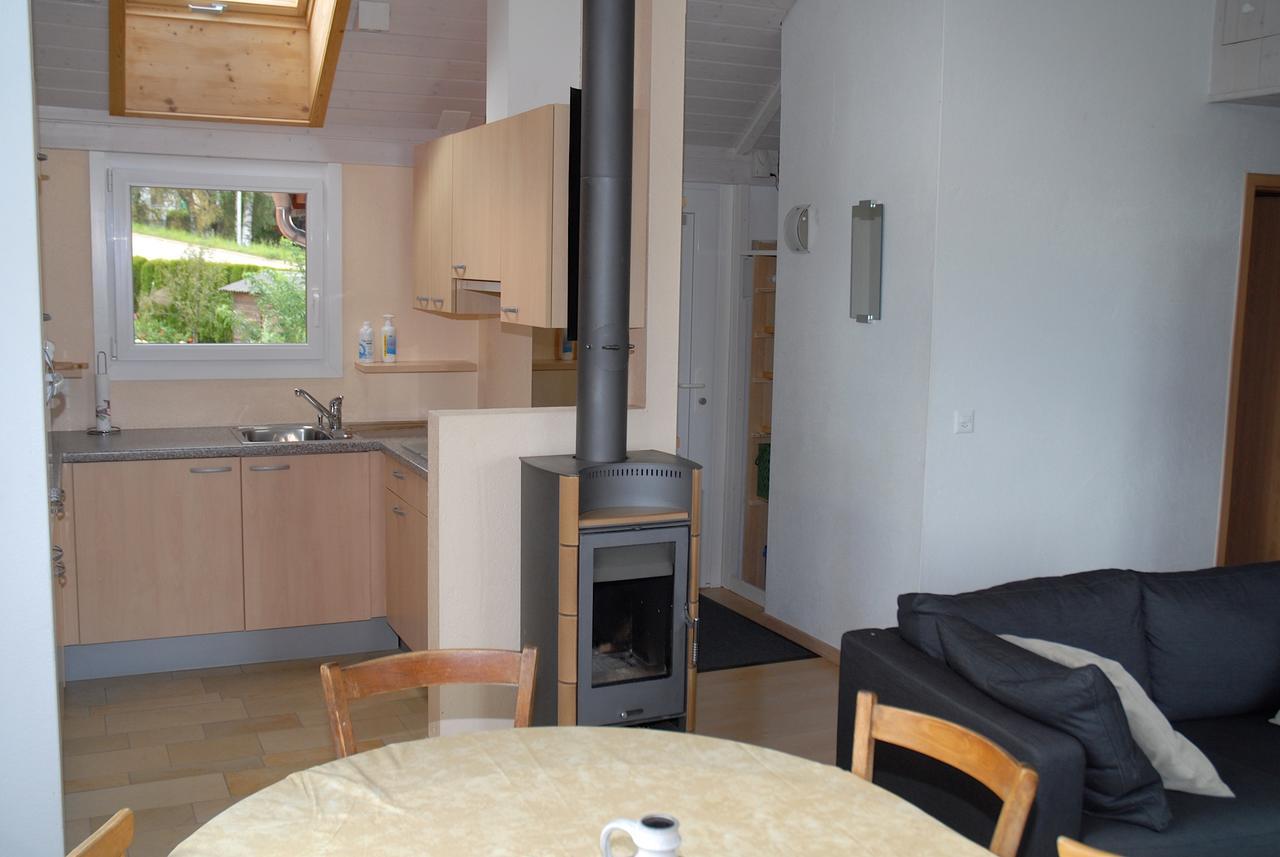 Appartment Aux Lilas Les Geneveys-sur-Coffrane ภายนอก รูปภาพ
