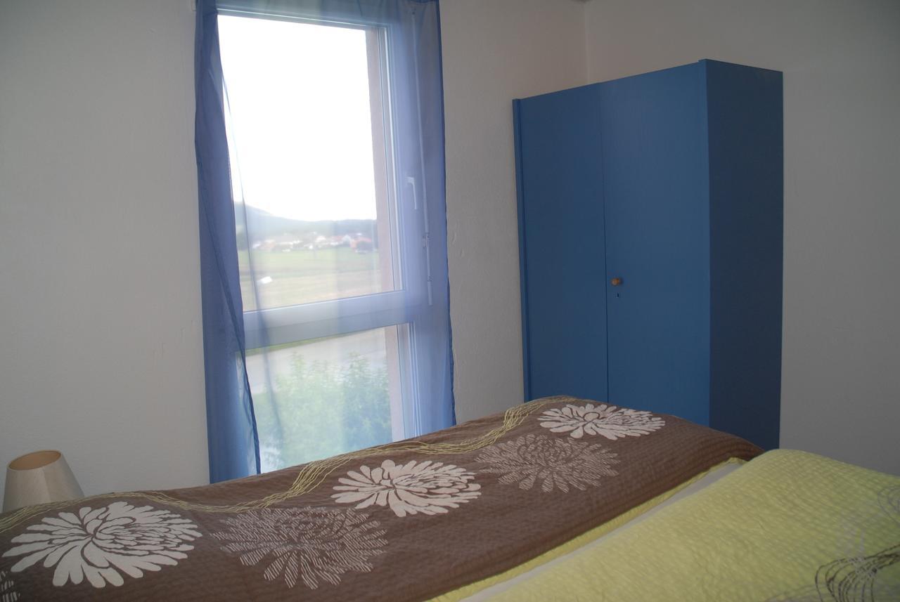 Appartment Aux Lilas Les Geneveys-sur-Coffrane ภายนอก รูปภาพ