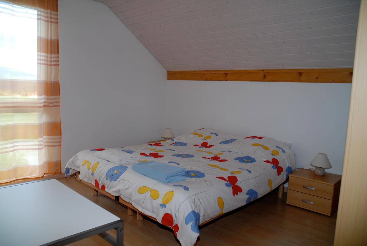 Appartment Aux Lilas Les Geneveys-sur-Coffrane ภายนอก รูปภาพ