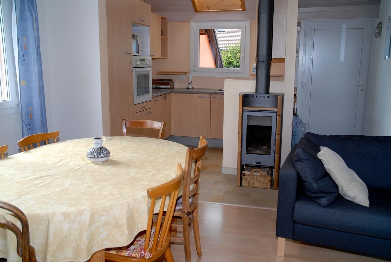 Appartment Aux Lilas Les Geneveys-sur-Coffrane ภายนอก รูปภาพ
