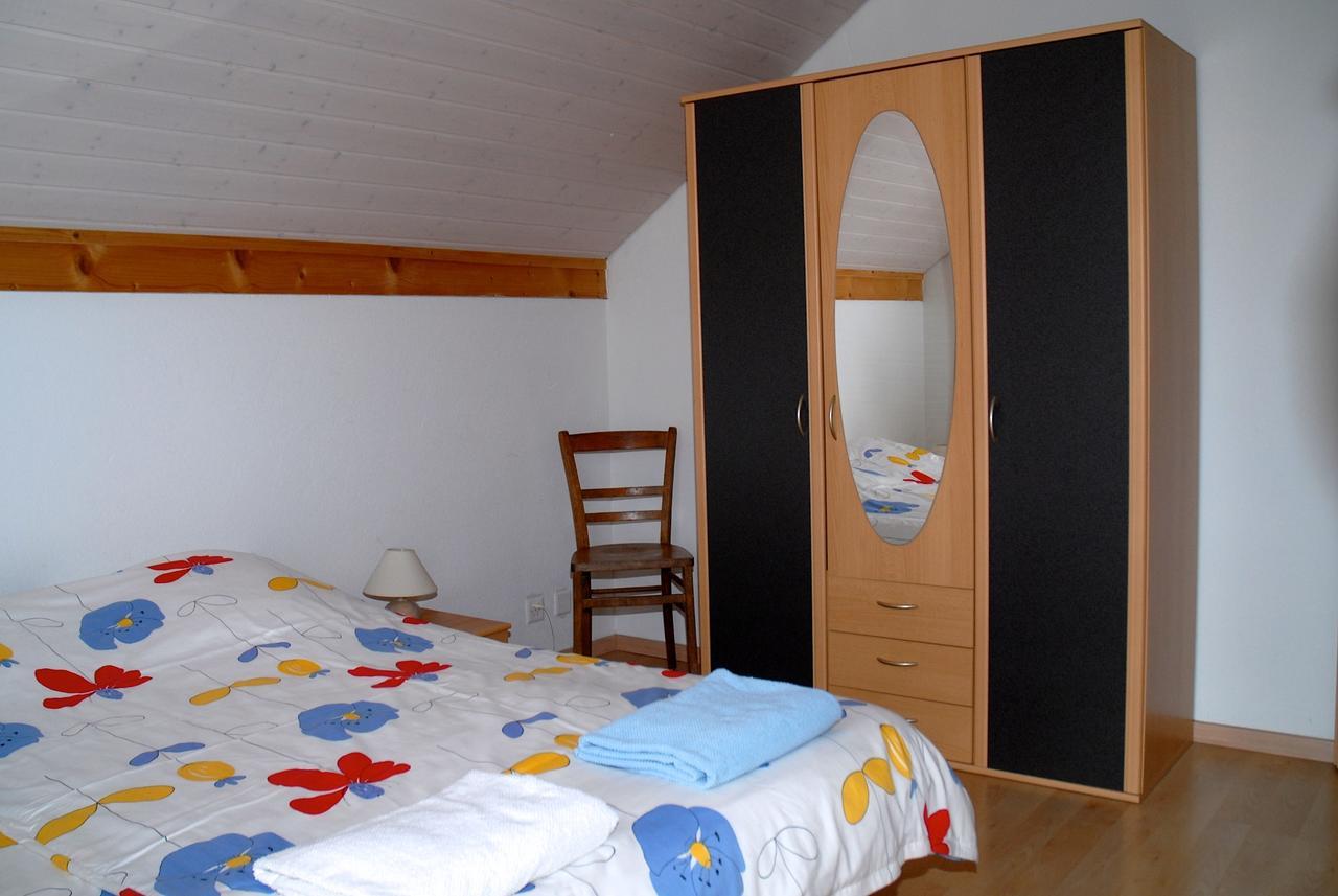 Appartment Aux Lilas Les Geneveys-sur-Coffrane ภายนอก รูปภาพ